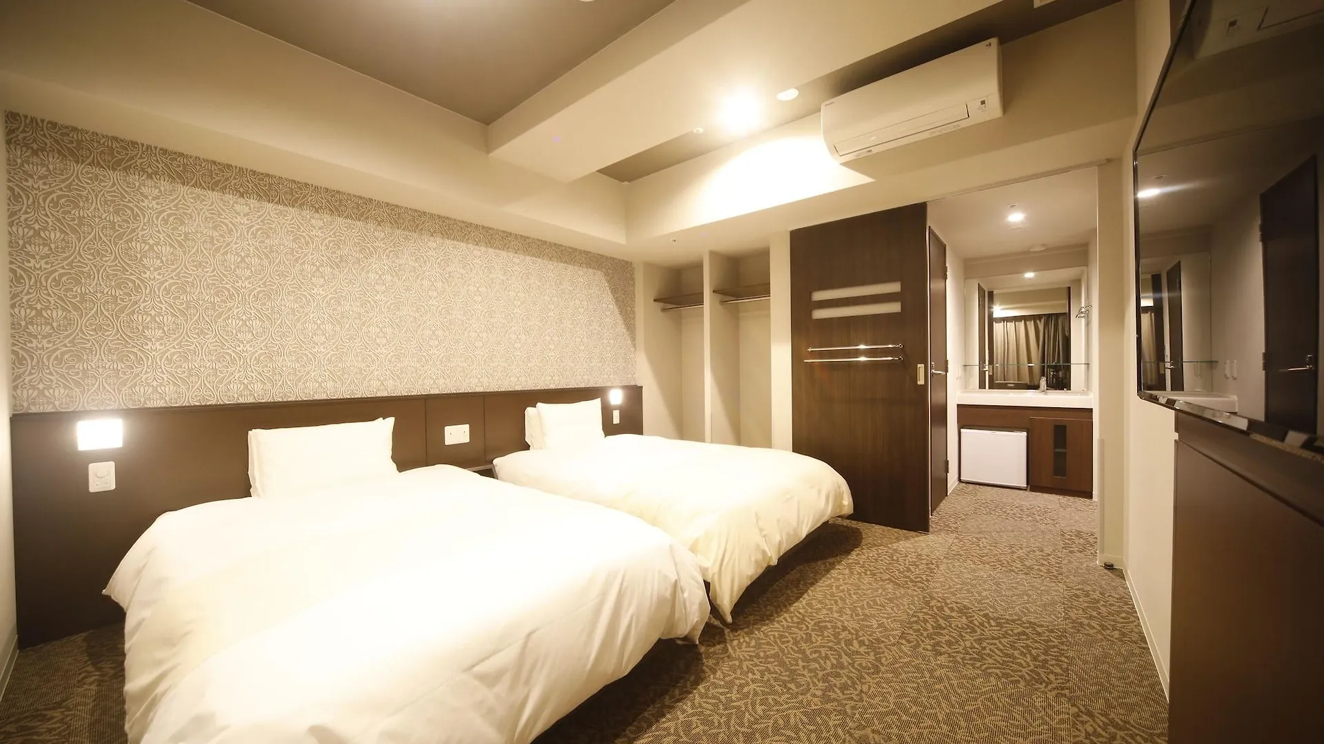 מלון Dormy Inn Premium Osaka Kitahama