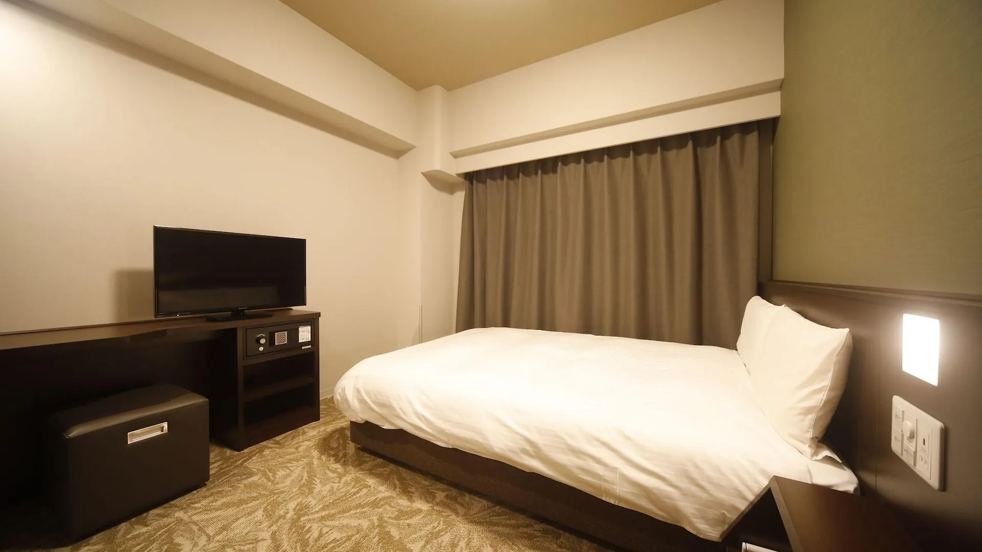 Dormy Inn Premium Osaka Kitahama 4*,  יפן