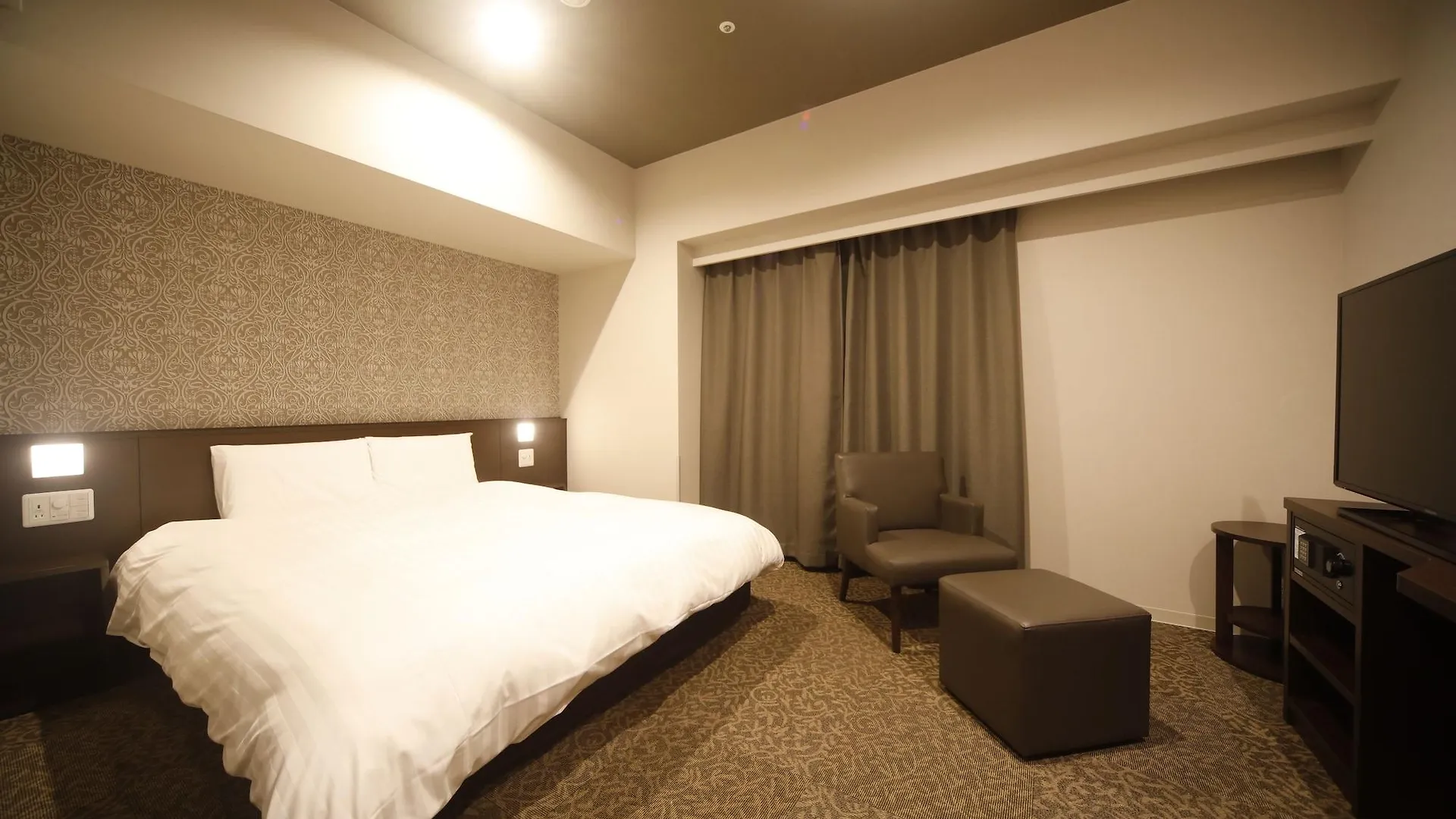 מלון Dormy Inn Premium Osaka Kitahama