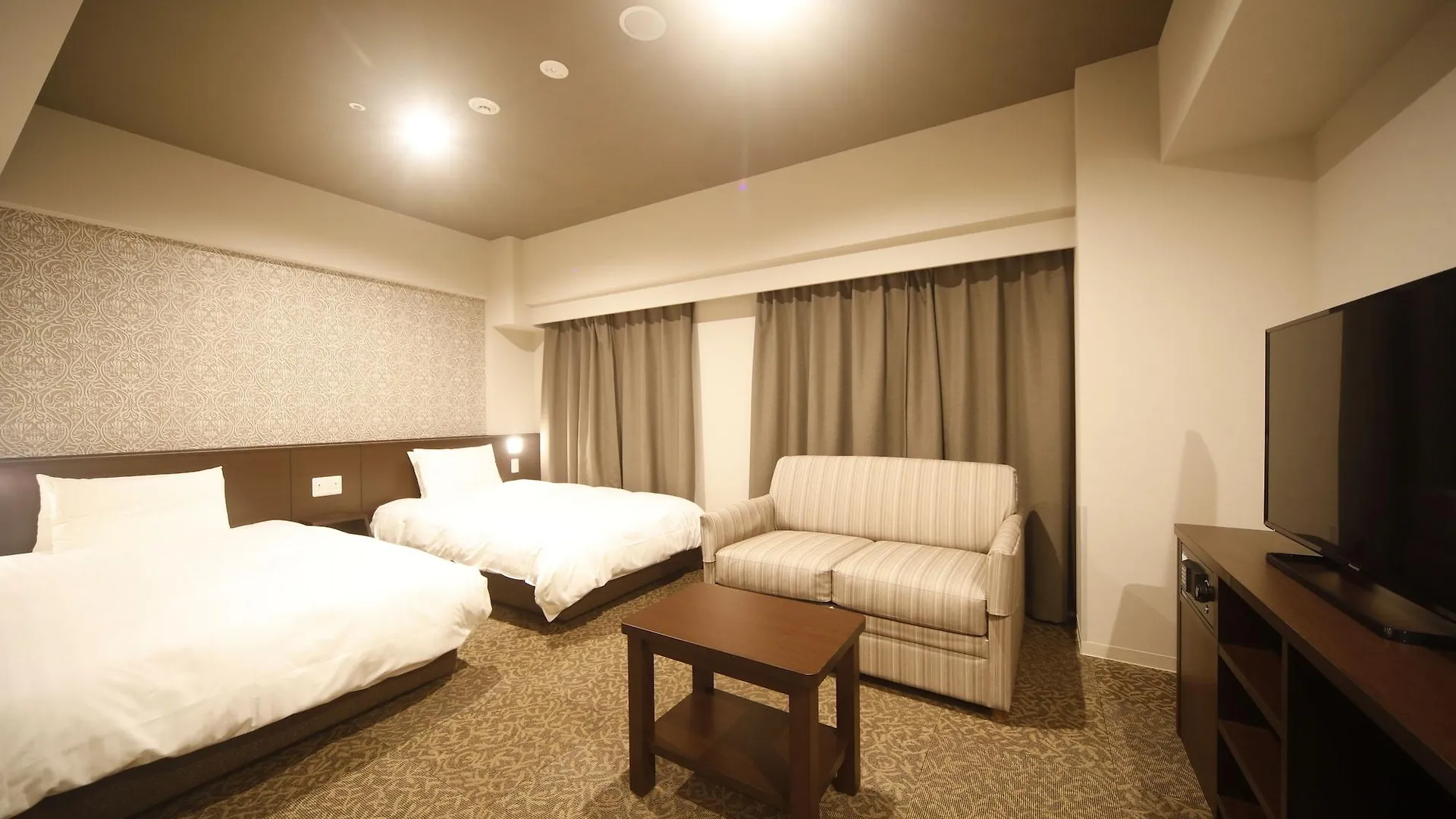 Dormy Inn Premium Osaka Kitahama 4*,  יפן